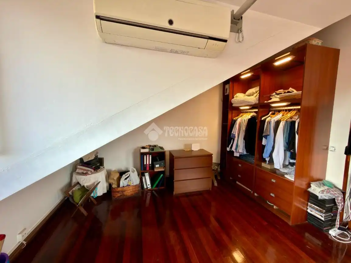 Detached homes for sale in Camargo