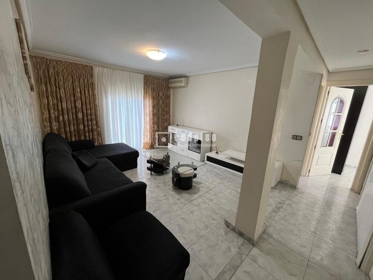 Sala d'estar de Pis en venda en  Madrid Capital amb Aire condicionat i Terrassa