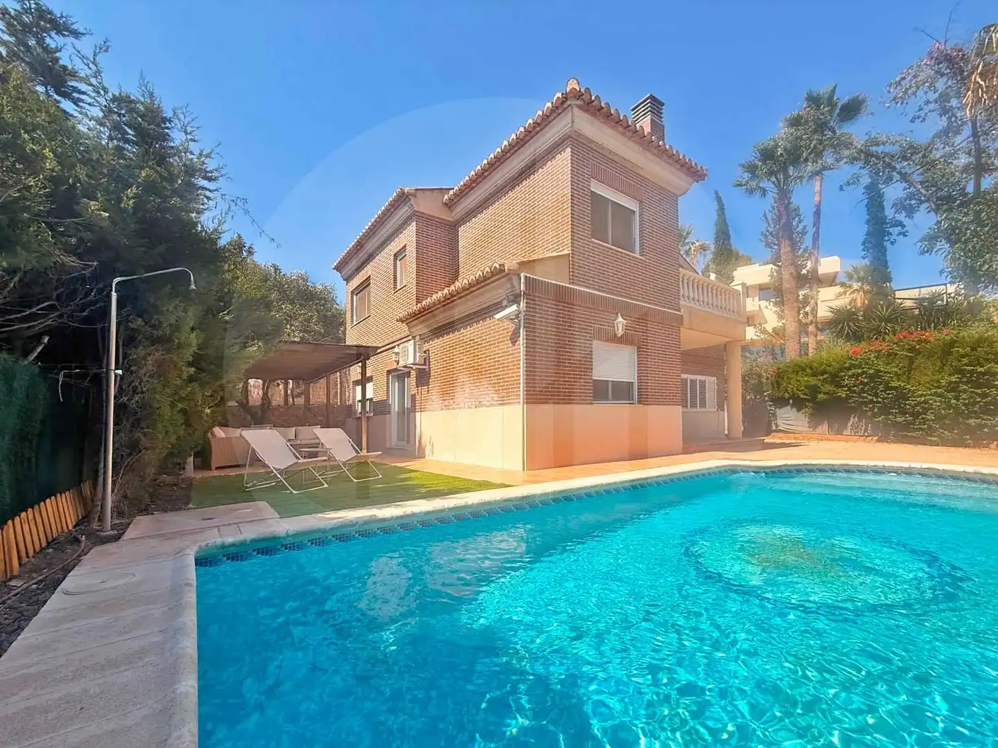Villa mit Terrasse zur Miete in Avenida RETOR EMILIO BAYARR (ALF)