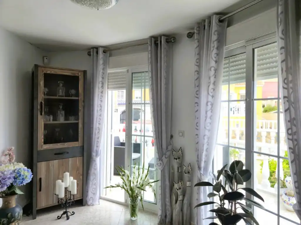 Sala d'estar de Casa o xalet en venda en Villamartín amb Jardí privat