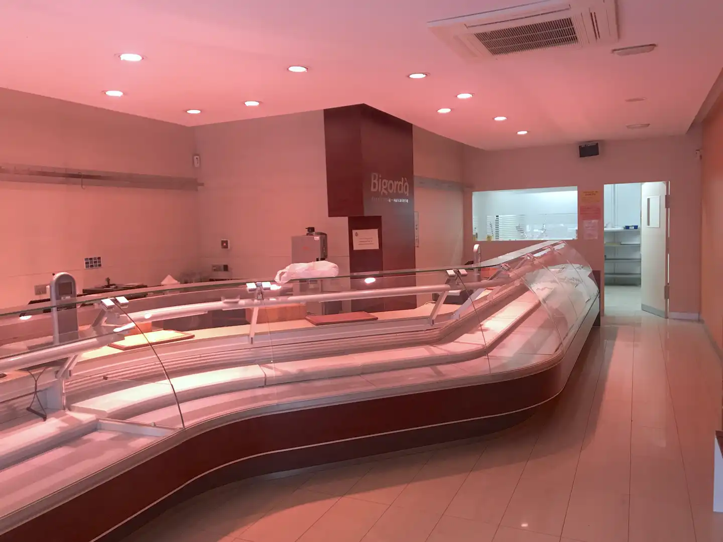 Local comercial en venda a Avinguda de la Sardana 1