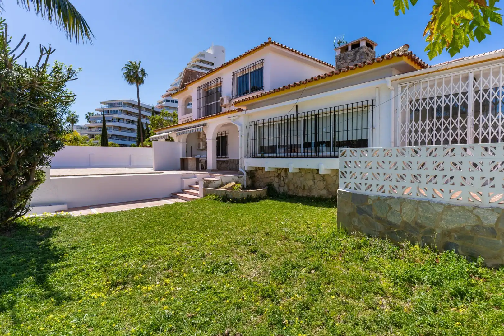 Exterior view of Houses for sale in Benalmádena  with Air Conditioner, Private garden and Swimming Pool