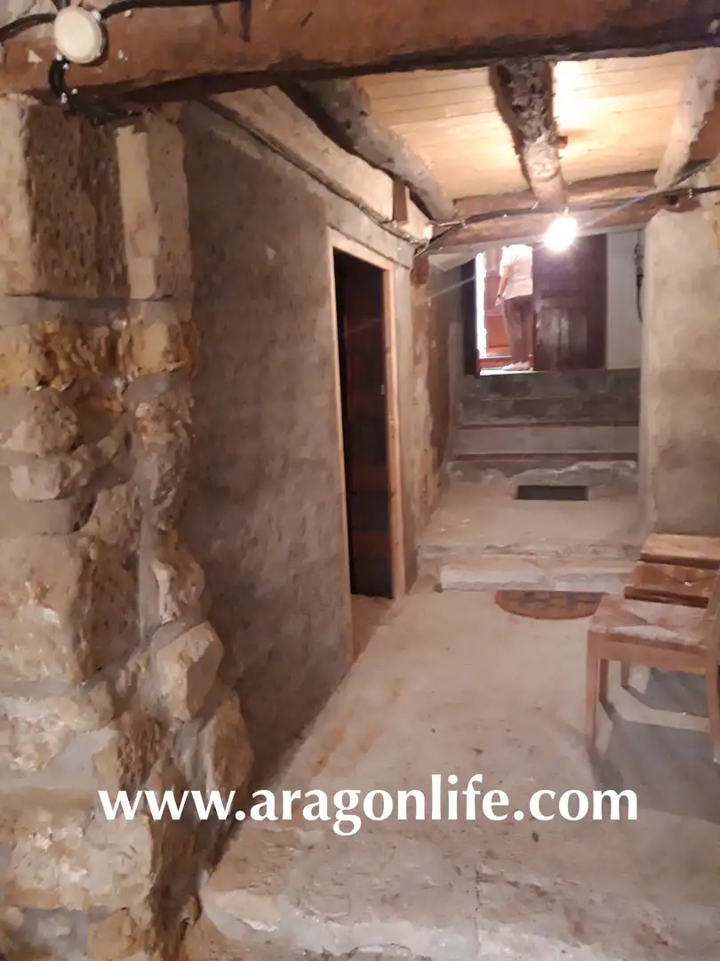 Houses for sale in Maella  with Furnished, Oven and Washing machine