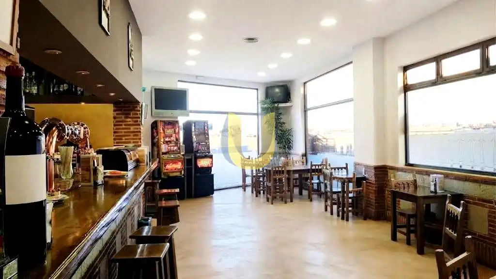 Local comercial en traspaso en Hispanoamérica - Comunidades, imagen 3