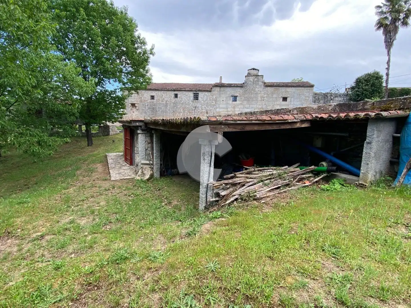 Casa o xalet en venda en San Cibrao das Viñas amb Calefacció, Jardí privat i Parquet