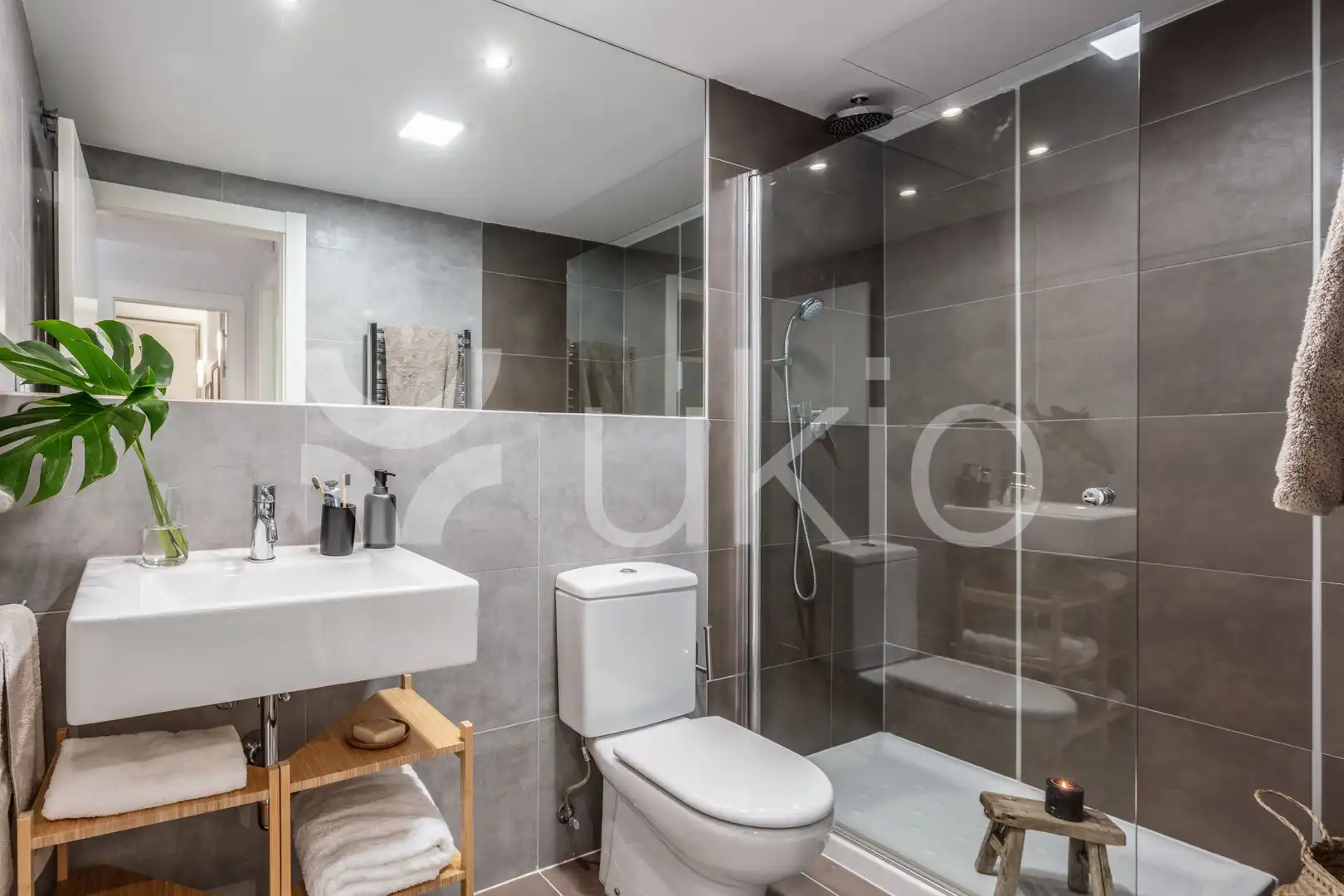 Baño de Apartamento de alquiler en Madrid con Aire acondicionado, Calefacción y Amueblado