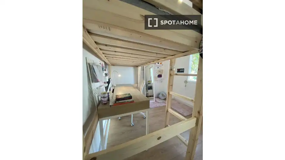 Room in Opañel