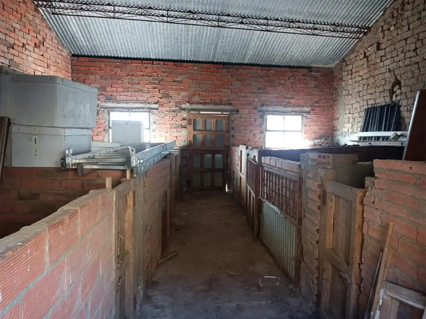Casa adosada en venta en Muga de Sayago