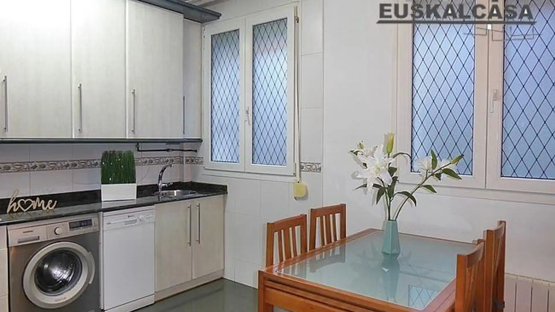 Piso en venta en Avenida LEHENDAKARI AGUIRRE, San Ignacio - Elorrieta