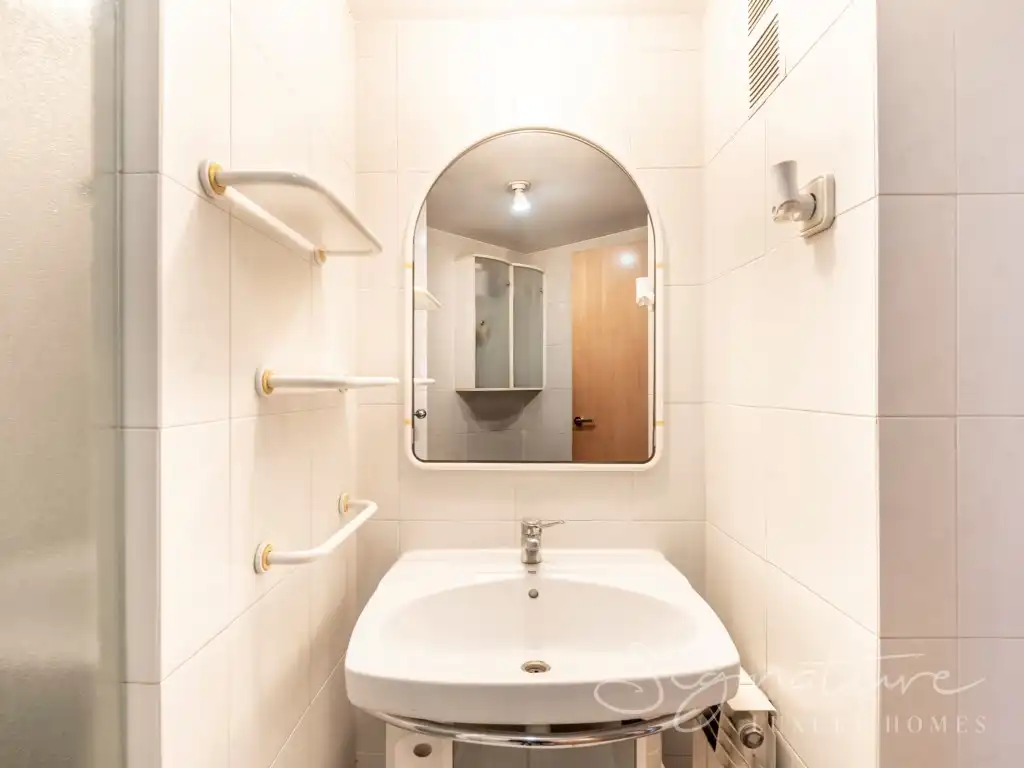 Bathroom of Attic for sale in Sant Cugat del Vallès  with Air Conditioner, Terrace and Swimming Pool