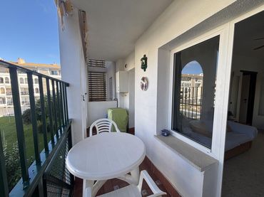 Flat with balcony to rent in El Portil