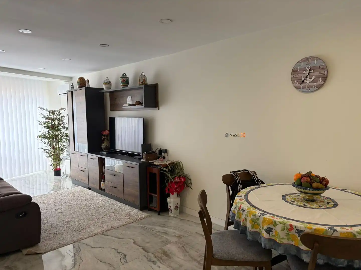 Sala de estar de Piso en venta en Benidorm con Aire acondicionado, Terraza y Amueblado