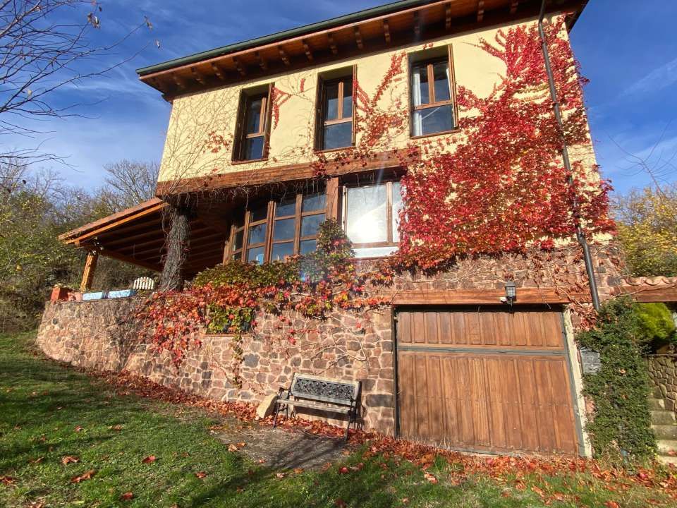 Vista exterior de Casa o xalet en venda en Zorraquín amb Calefacció, Jardí privat i Terrassa