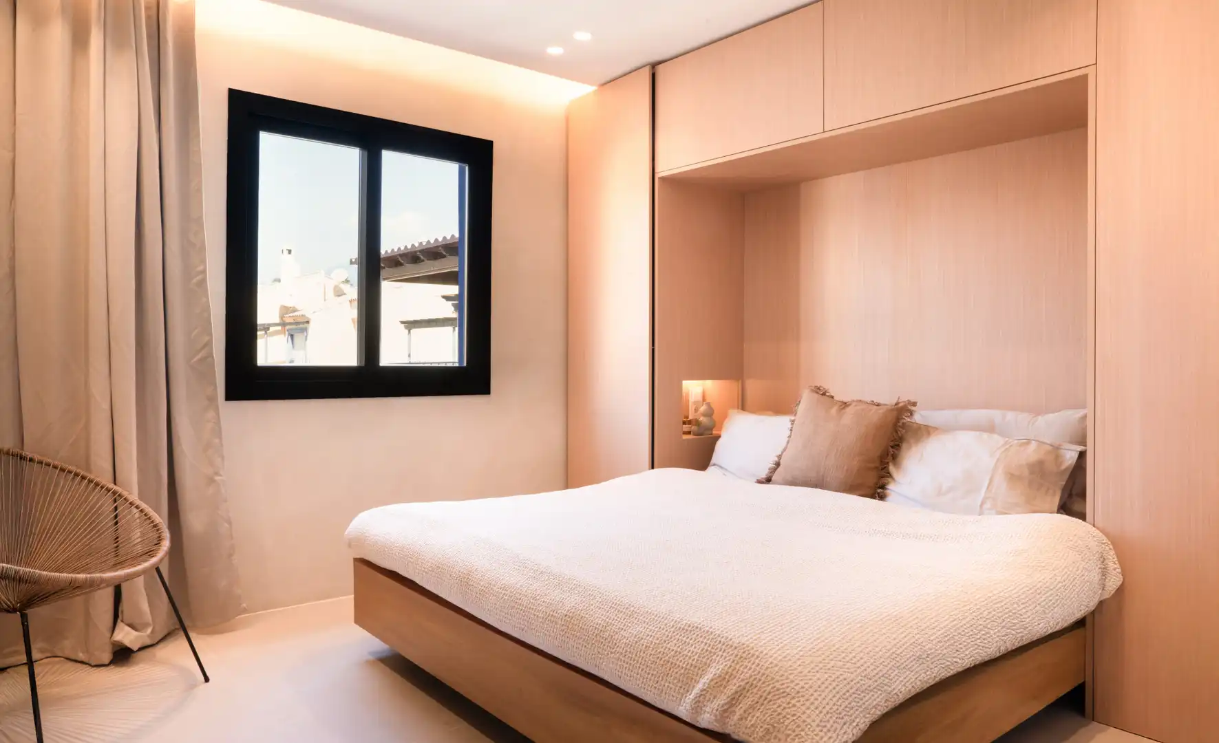 Dormitori de Casa adosada en venda en Marbella amb Aire condicionat, Jardí privat i Terrassa