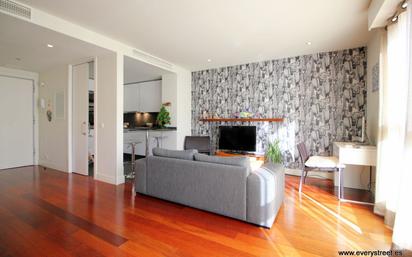 Living room of Flat for sale in  Madrid Capital  with Air Conditioner and Heating