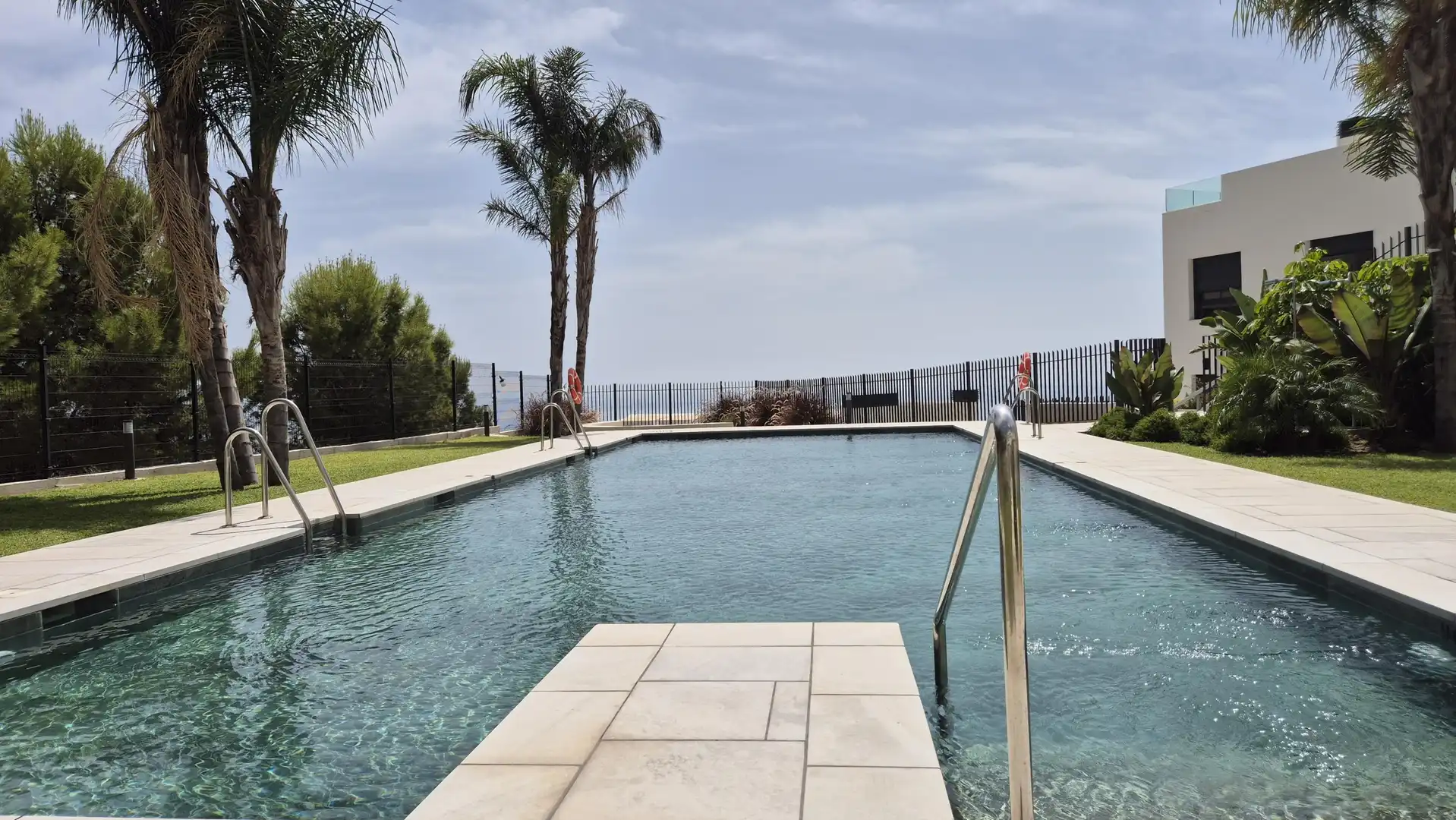 Swimming pool of Attic for rent in Benalmádena  with Air Conditioner, Heating and Private garden