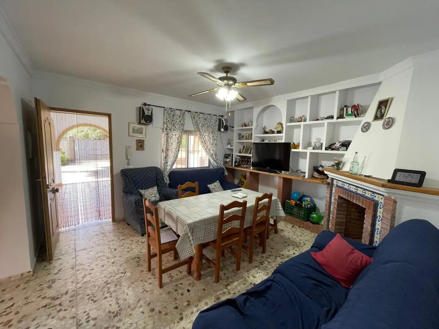 Sala d'estar de Casa o xalet en venda en Chiclana de la Frontera amb Jardí privat, Terrassa i Traster