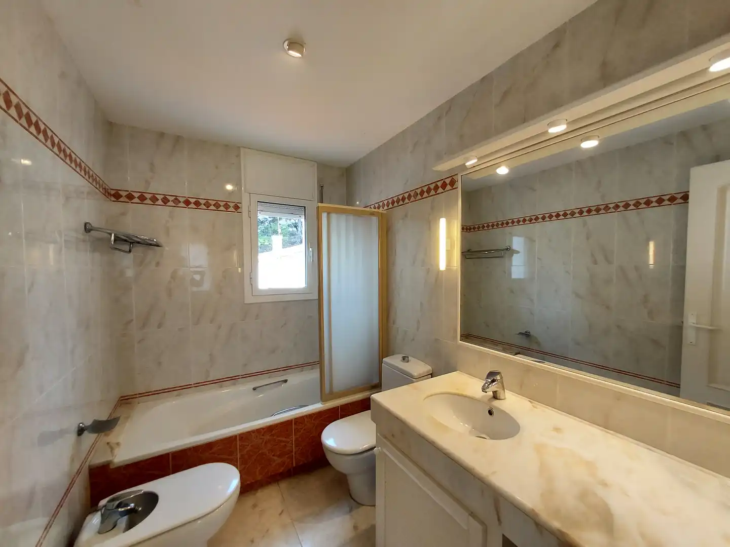 Bathroom of Houses for sale in El Vendrell  with Air Conditioner, Heating and Private garden