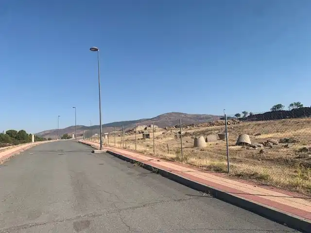 Residential zum Verkauf in PUENTE PASIL, El Tiemblo