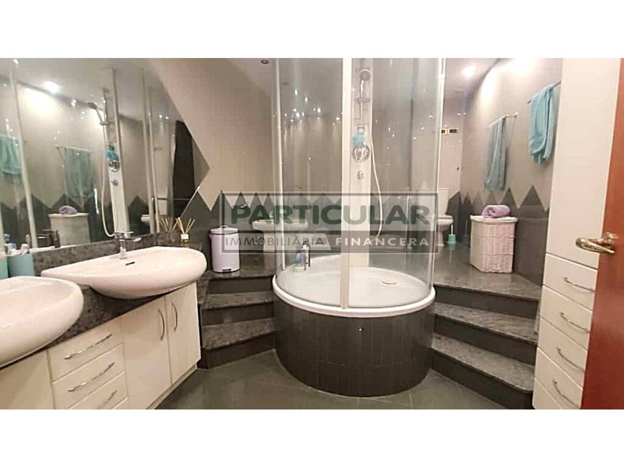Baño de Casa adosada en venta en Mataró con Aire acondicionado, Calefacción y Terraza