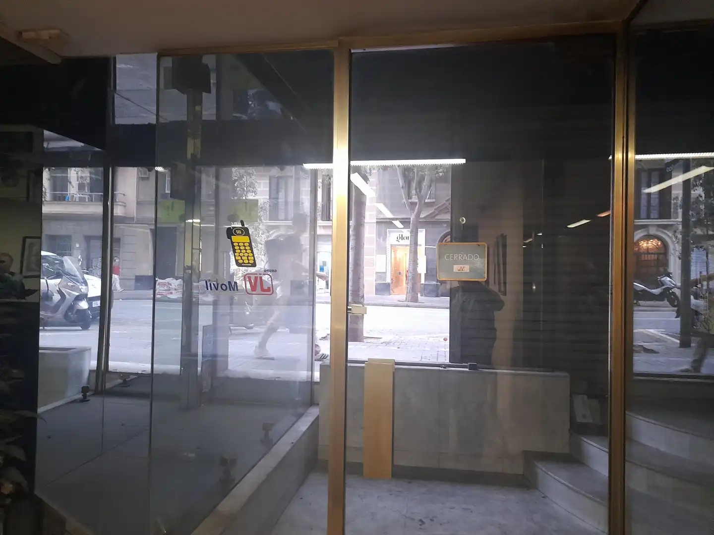Local comercial de lloguer a Carrer d'Entença, imagen 2