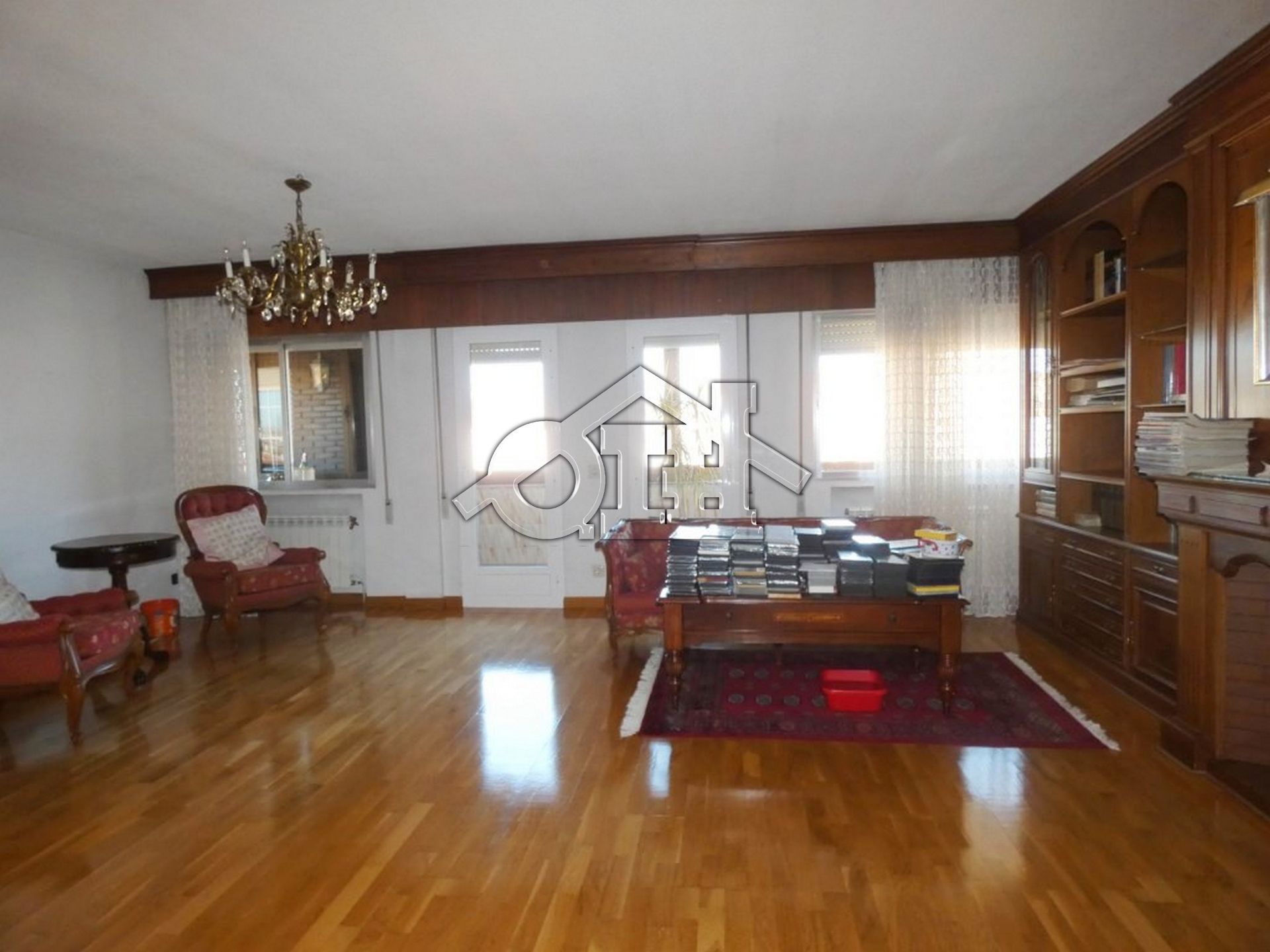 Living room of Flat for sale in Alcalá de Henares  with Air Conditioner, Heating and Parquet flooring