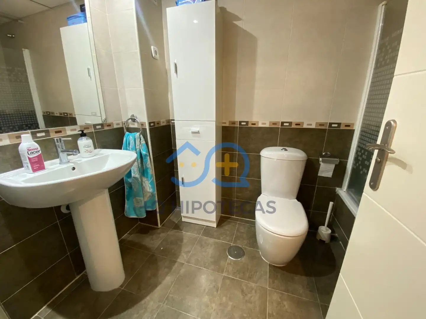 Bathroom of Flat for sale in Madrid  with Air Conditioner, Heating and Storage room