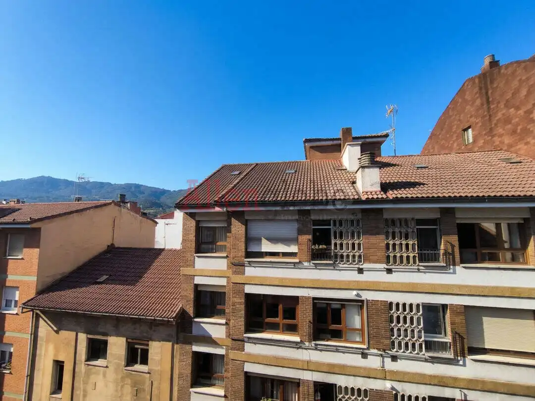 Vista exterior de Apartament en venda en Oviedo 