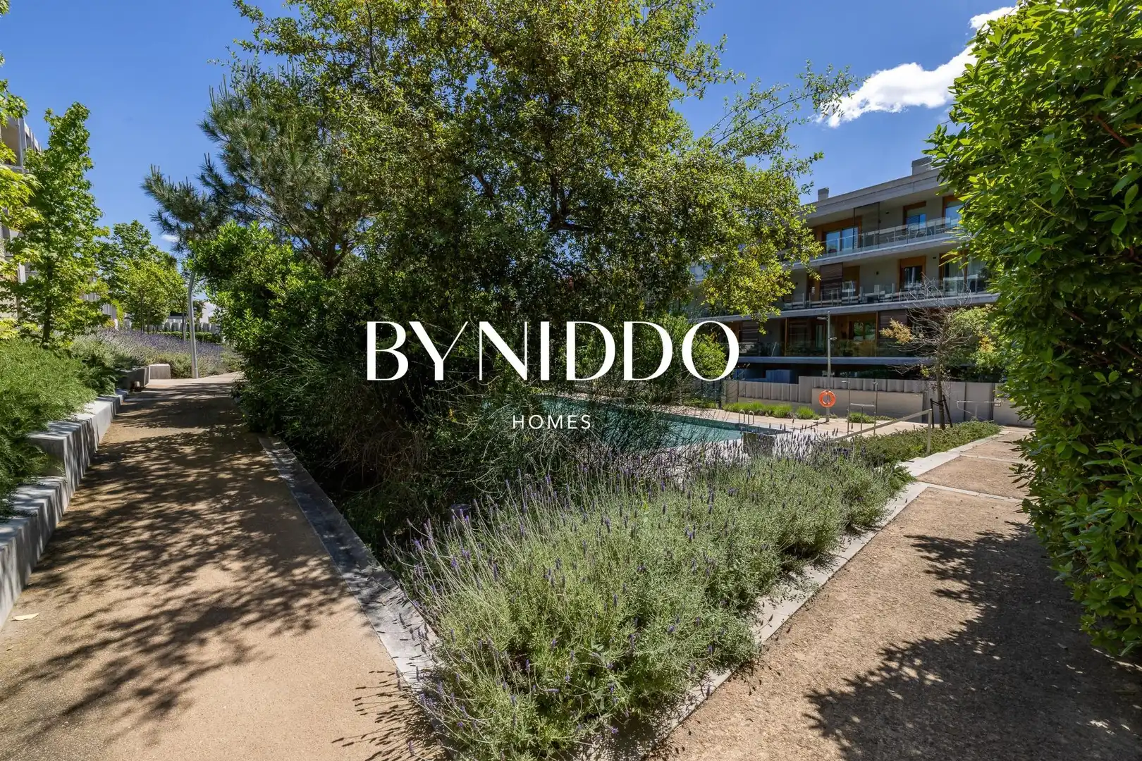 Vista exterior de Planta baixa en venda en Sant Cugat del Vallès amb Aire condicionat, Calefacció i Jardí privat