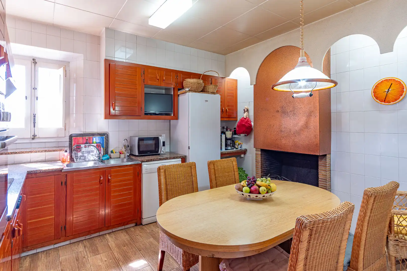 Cocina de Casa o chalet en venta en Verges con Aire acondicionado, Jardín privado y Piscina