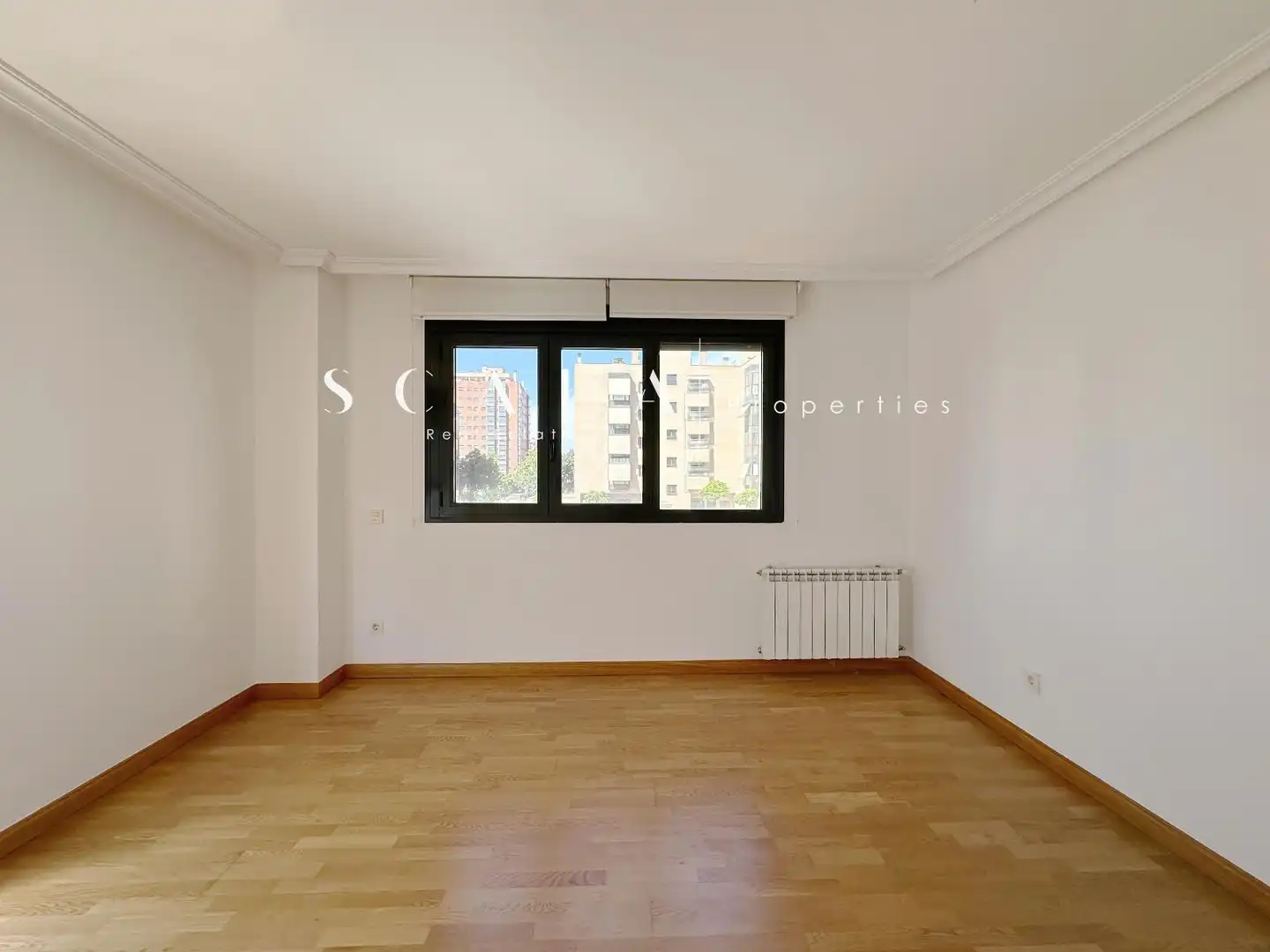 Schlafzimmer von Wohnung zur Miete in Madrid mit Klimaanlage, Heizung und Parkett