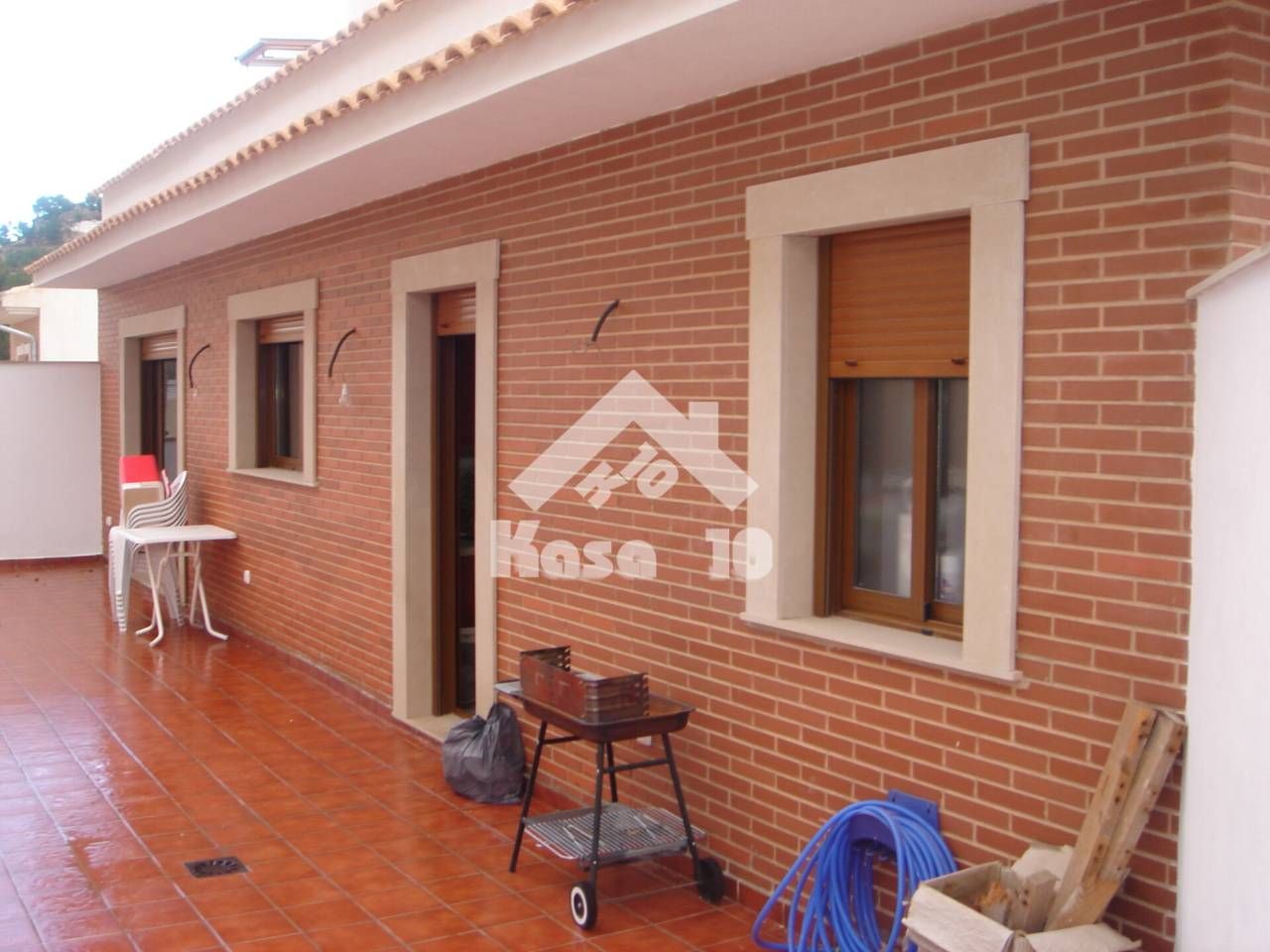 Vista exterior de Àtic de lloguer en Ibi amb Calefacció i Terrassa