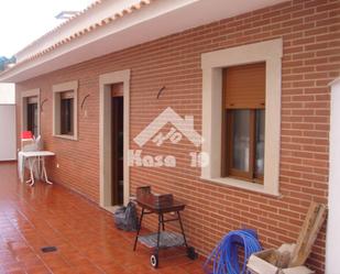 Vista exterior de Àtic de lloguer en Ibi amb Calefacció i Terrassa