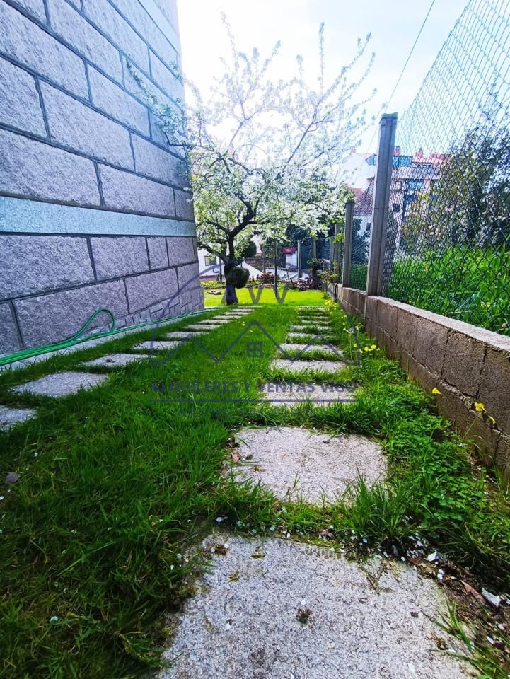 Jardí de Casa o xalet en venda en Vigo  amb Calefacció, Jardí privat i Parquet