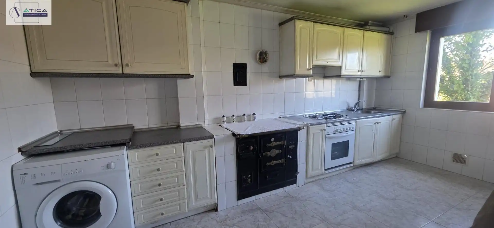 Cocina de Casa adosada en venta en Bárcena de Cicero con Jardín privado, Amueblado y Balcón