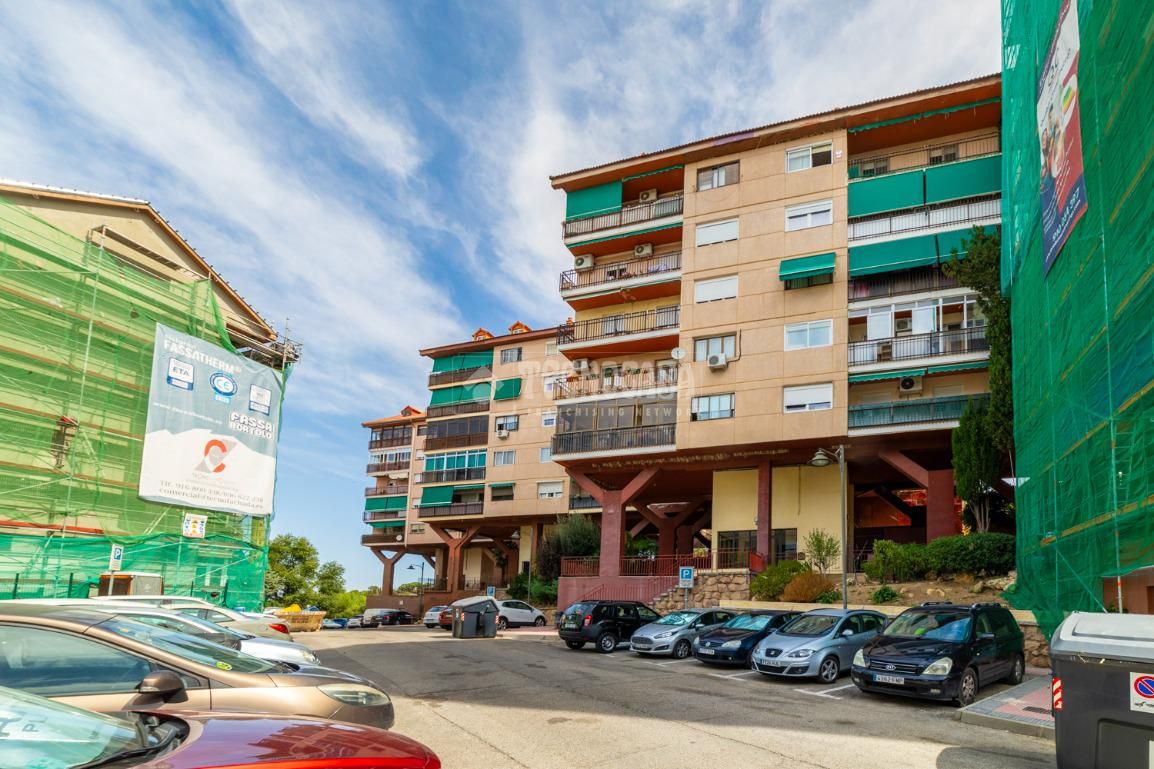 Exterior view of Flat for sale in Algete  with Terrace and Community pool