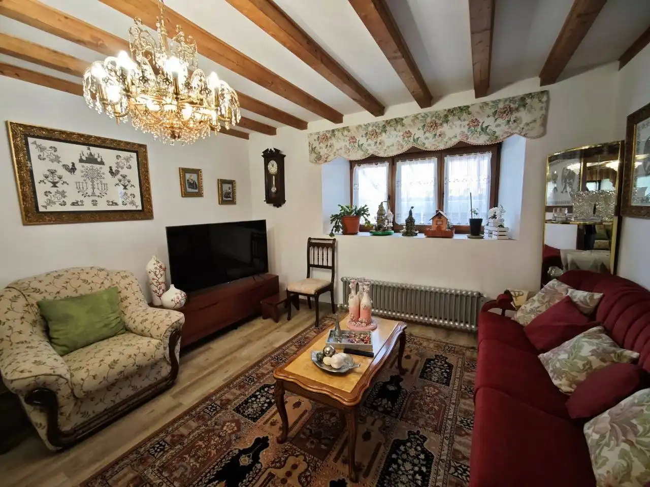 Sala d'estar de Casa adosada en venda en Rebolledo de la Torre amb Calefacció, Parquet i Moblat