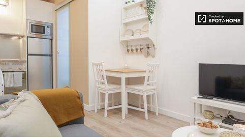 Foto 4 de Piso de alquiler en Almagro, Madrid Capital