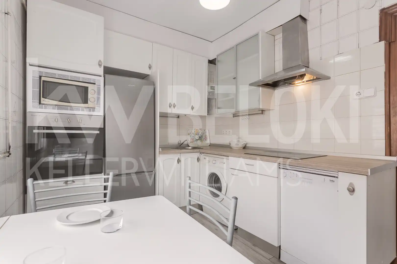 Cocina de Piso en venta en  Pamplona / Iruña con Calefacción y Balcón