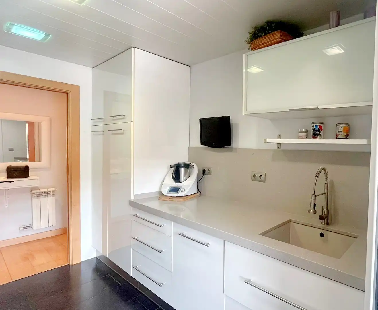 Küche von Wohnung zum Verkauf in Sant Feliu de Llobregat mit Klimaanlage, Heizung und Parkett