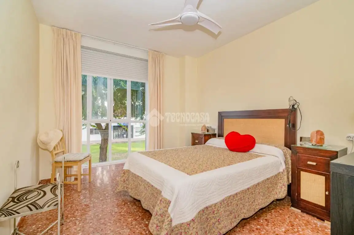 Habitación de Piso en venta en Lucena con Aire acondicionado y Amueblado