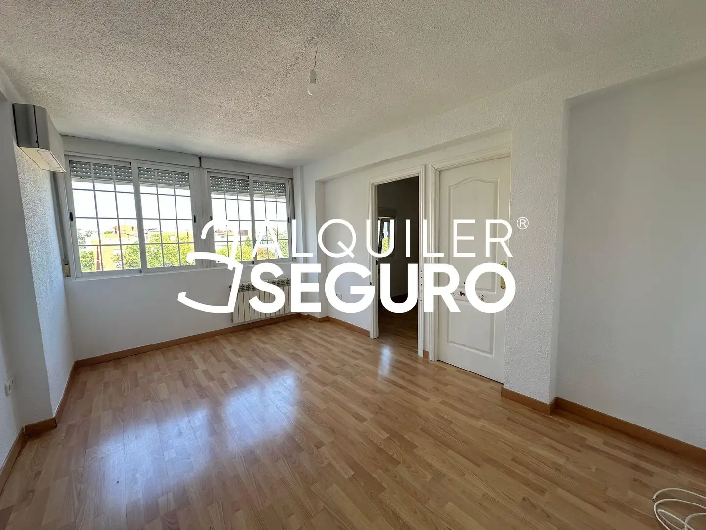 Schlafzimmer von Wohnung zur Miete in Madrid mit Klimaanlage, Heizung und Terrasse
