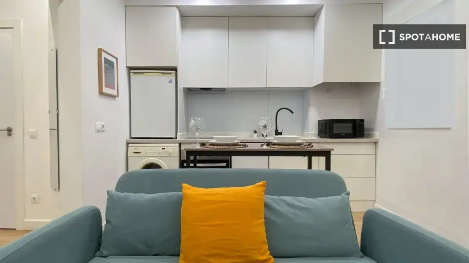 Küche von Wohnung zur Miete in Madrid mit Klimaanlage, Heizung und Möbliert