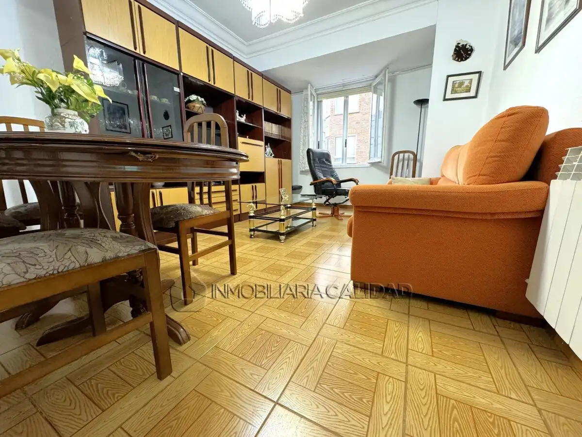 Sala d'estar de Pis de lloguer en Burgos amb Calefacció i Moblat