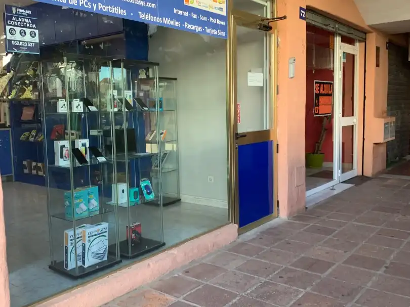 Local de lloguer a Calle de Los Adarves, 90, Calahonda
