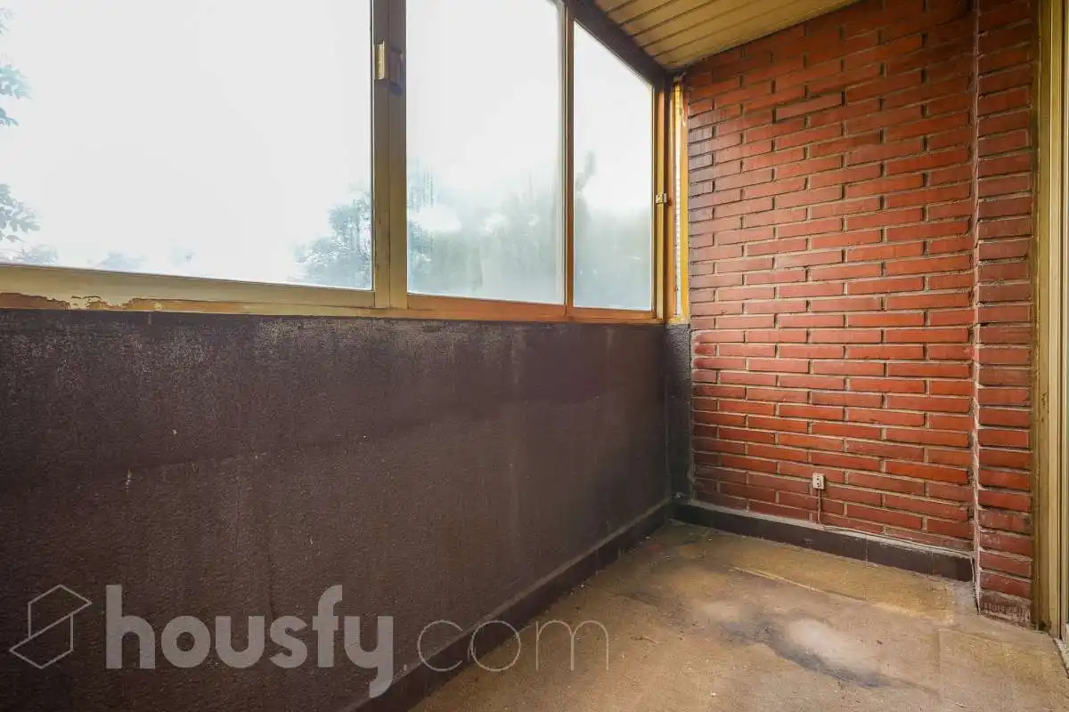 Habitación de Apartamento en venta en Madrid con Calefacción, Terraza y Piscina comunitaria