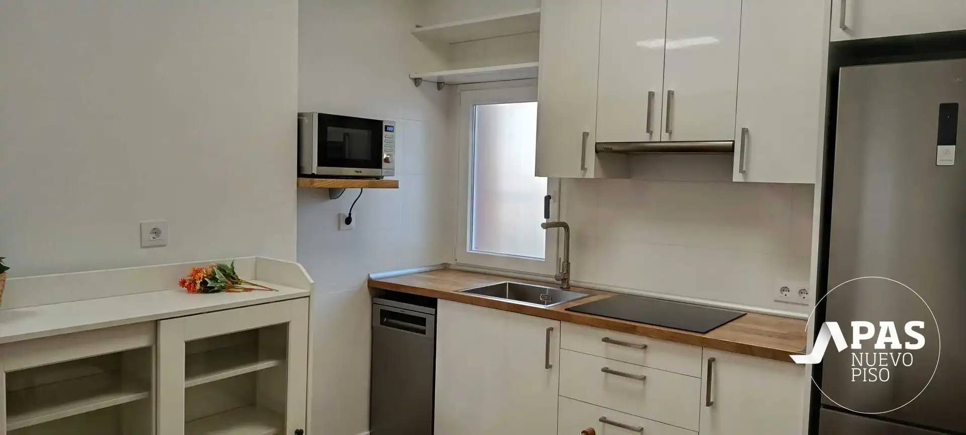 Küche von Wohnung zur Miete in Santander mit Heizung, Ofen und Waschmaschine