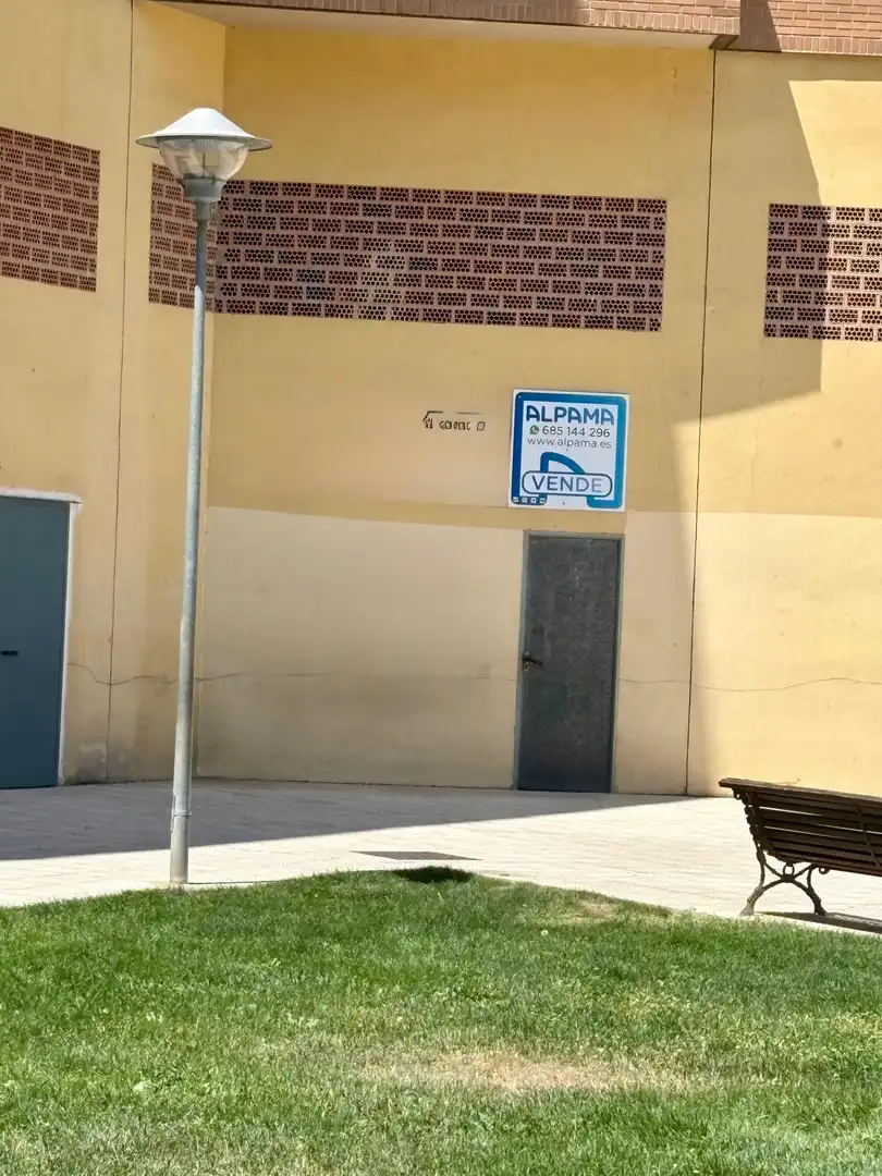 Parkplatz von Geschaftsraum zur Miete in Tudela