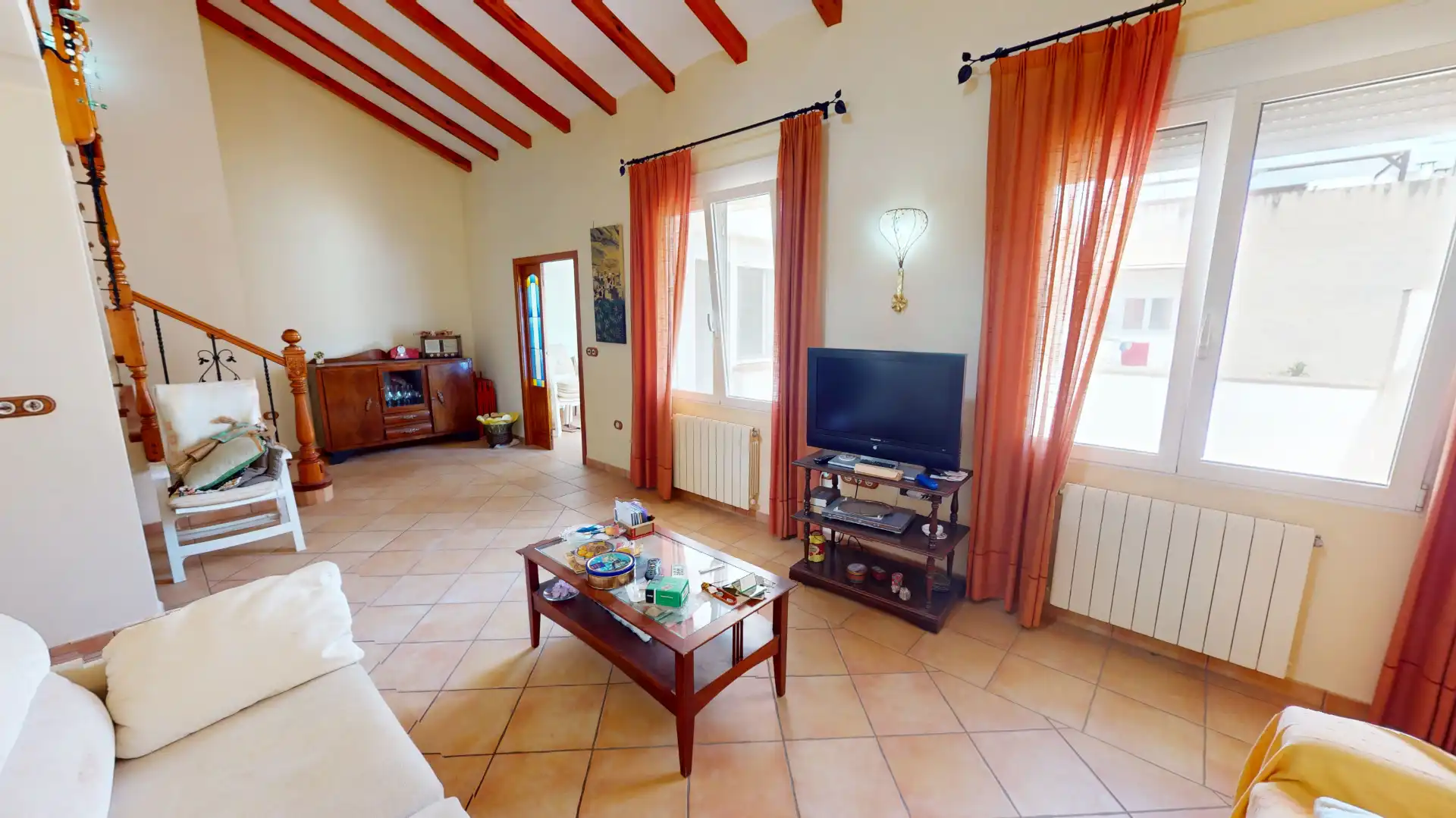 Sala de estar de Casa o chalet en venta en El Campello con Aire acondicionado, Calefacción y Jardín privado