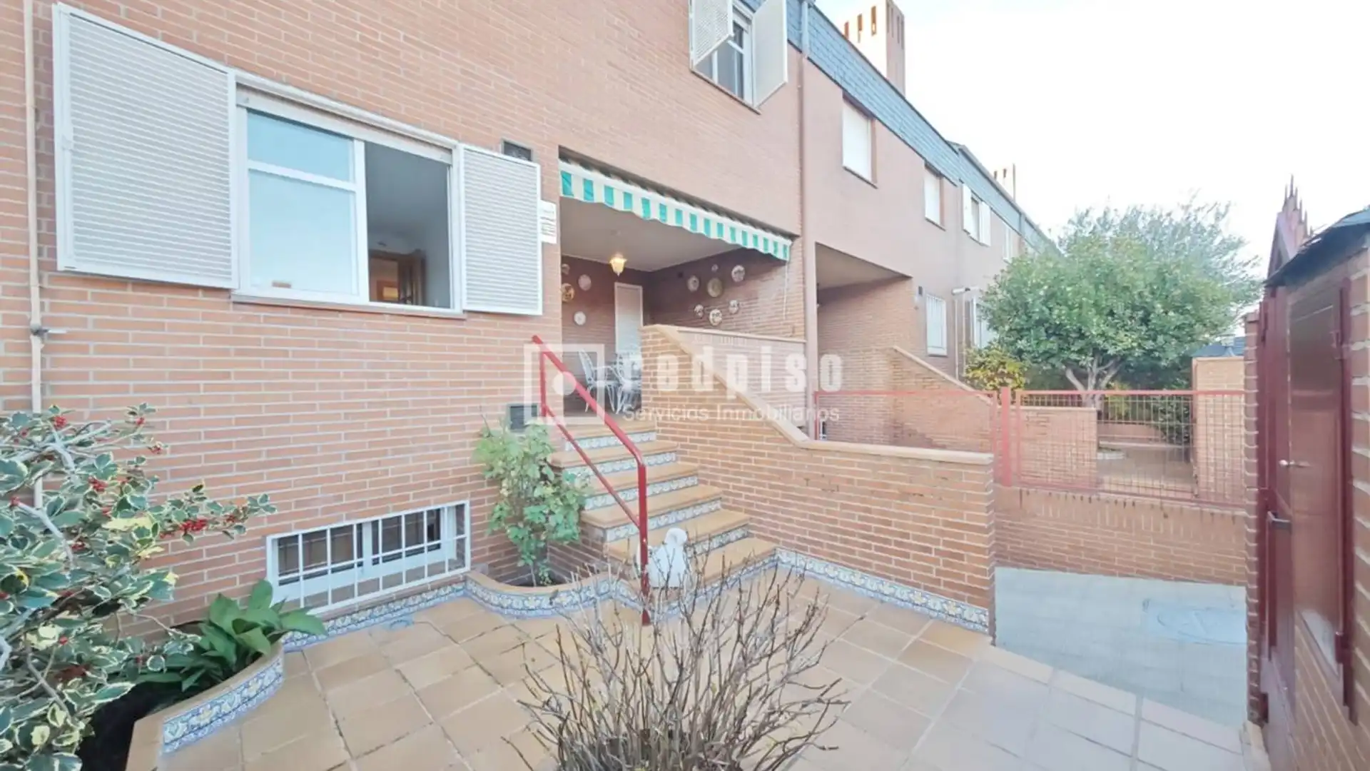 Exterior view of Houses for sale in Alcorcón  with Heating, Parquet flooring and Terrace